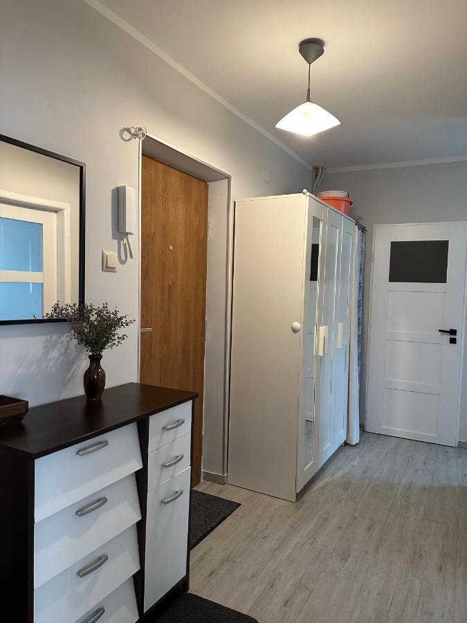 Tradycyjne Mieszkanie Przy Parku Norweskim Jelenia Gora Bagian luar foto